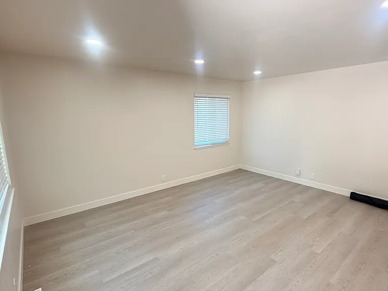 2790 Union Ave — Photo 11