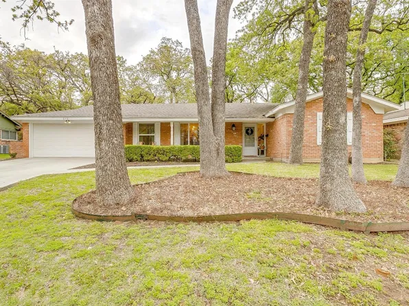 612 W Pleasantview Dr, Hurst, TX 76054