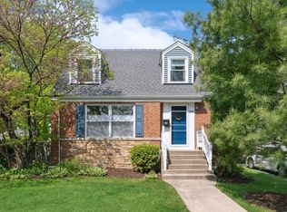 300 Neva Ave, Glenview, IL 60025