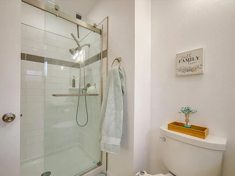 6237 Hancock Ave — Photo 36