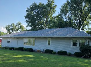 1999 N 1950 East Rd, Watseka, IL 60970