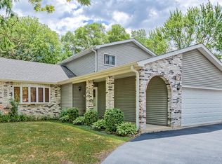 273 9th St, Wheeling, IL 60090