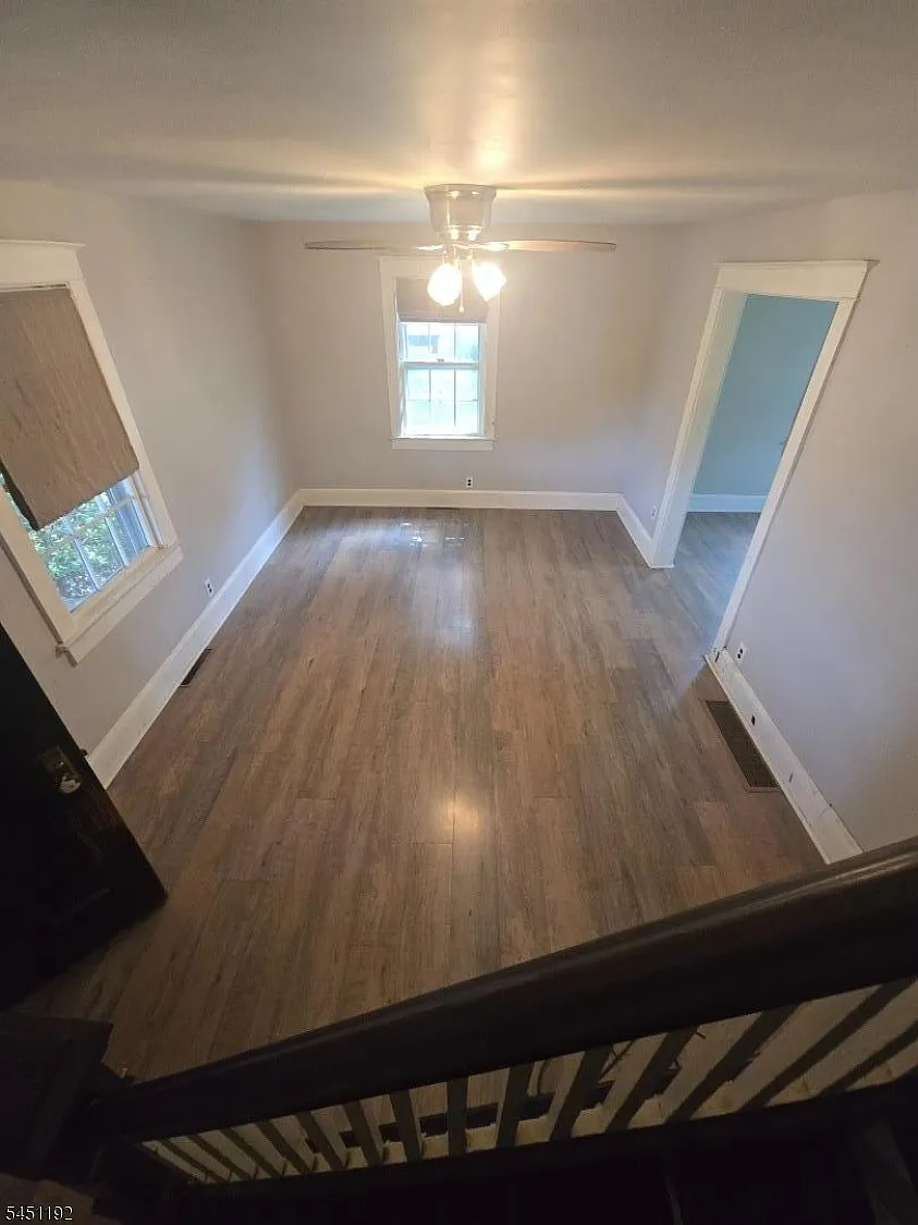 3 bed, 1.0 bath, $1,900 — Photo 4