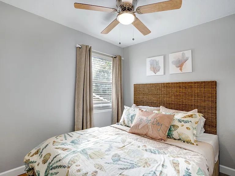 4705 Hollingsworth Ave — Photo 65