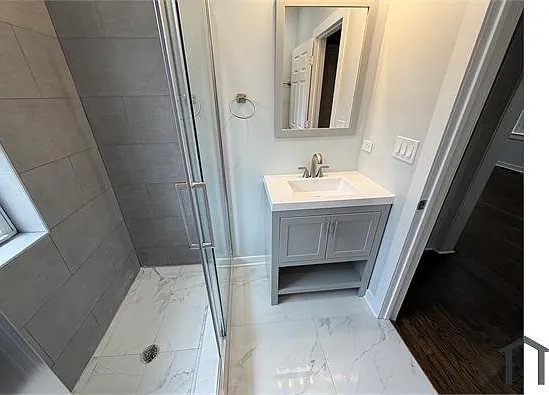 5 bed, $2,800 — Photo 3