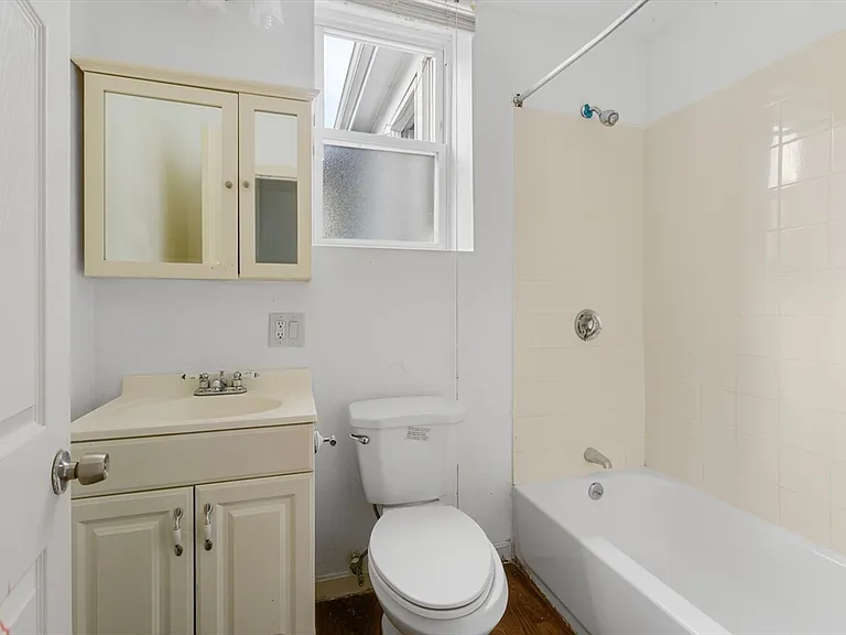 103 Winthrop St #3 — Photo 12
