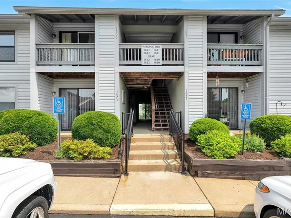1633 Summergate Pkwy #P, Saint Charles, MO 63303