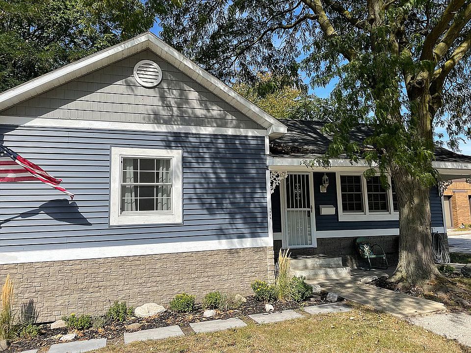 1st image of 1716 Lakeshore Dr