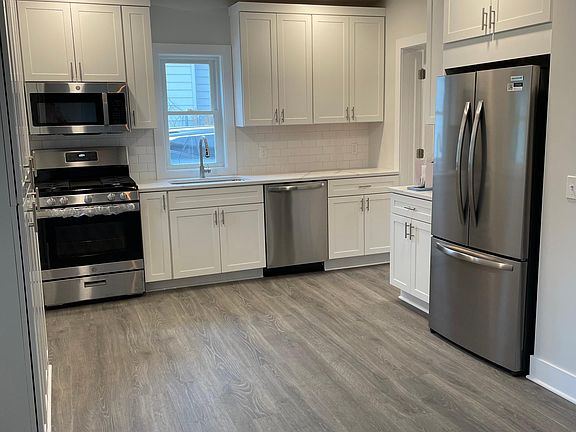 5th image of 916 Park St SW