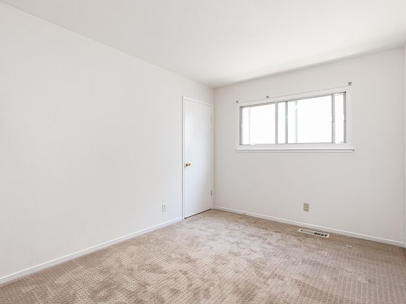 5th image of 71 John Glenn Cir
