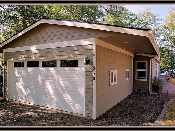 3rd image of 830 Catala Ave SE