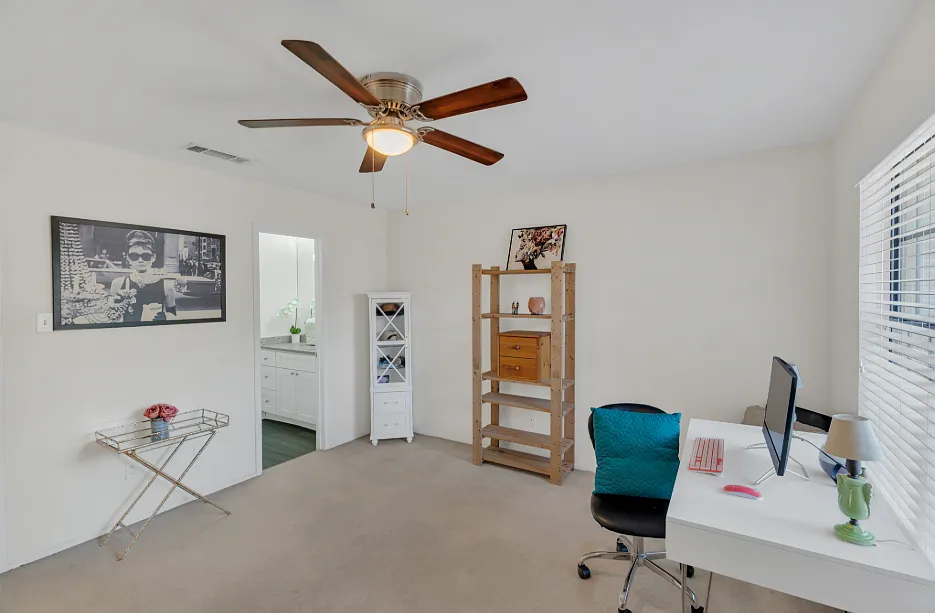 2 bed, 2.5 bath, 1135 sqft, $2,000 — Photo 3