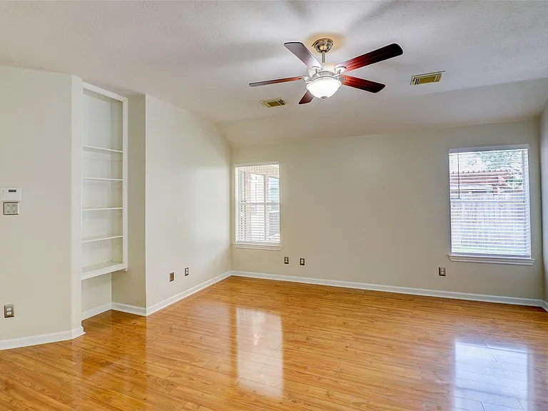 3323 Pioneer Bend Ln — Photo 27