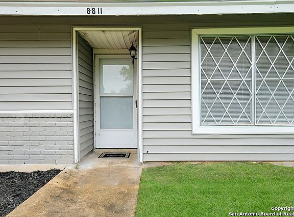 2nd image of 8811 Bravo Valley St