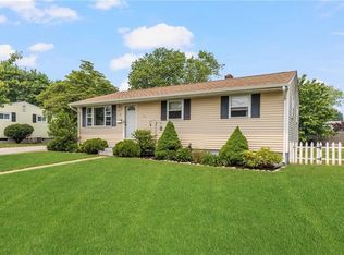 71 Sheppard Dr, Warwick, RI 02886