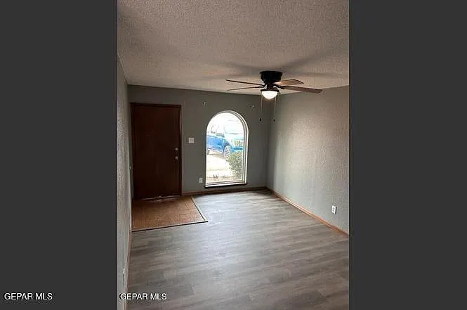10708 Georgetown St — Photo 5
