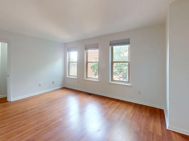 1433 A St NE #B — Photo 6