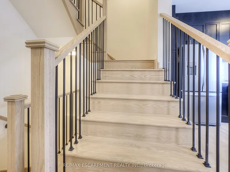 104 Settlers Rd E — Photo 18