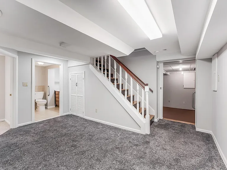 1005 N Lebanon St — Photo 36