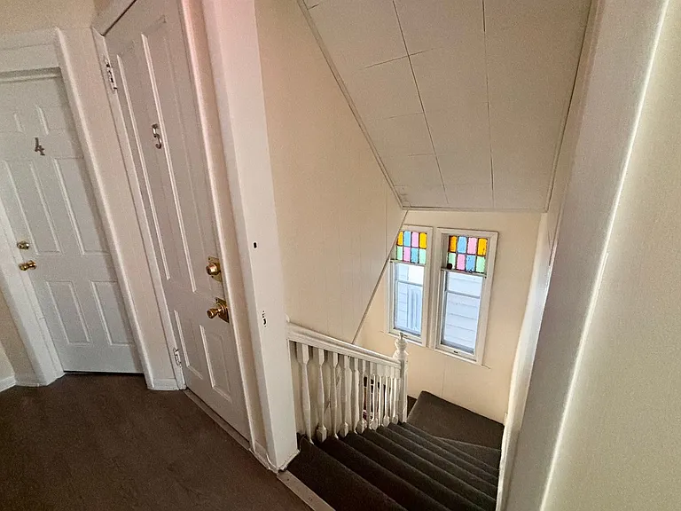 1934 N Oakland Ave — Photo 10