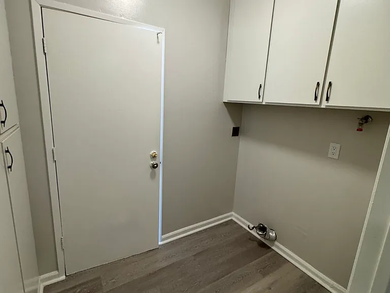 2135 Minto Dr — Photo 15