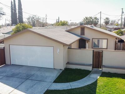 719 E B St, Los Banos, CA, 93635