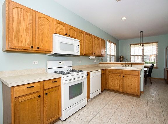 5th image of 16414 Crescent Lake Ct