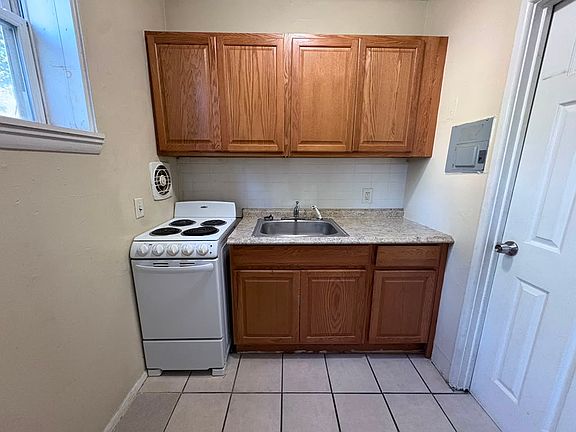 5th image of 172 Fountain St #1SH