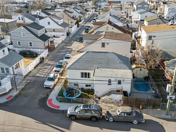 26 Ira Ct, Brooklyn, NY 11229