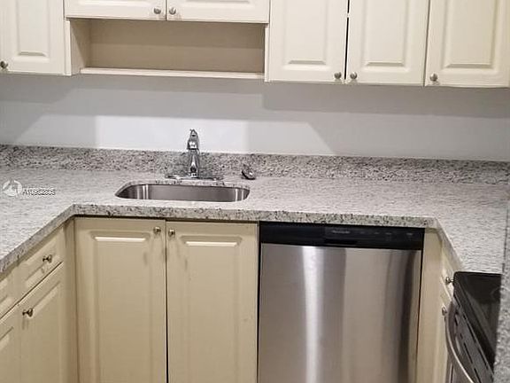 3rd image of 6950 Miami Gardens Dr APT 2-208