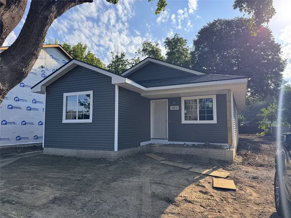 1909 E 22nd St, Des Moines, IA 50317