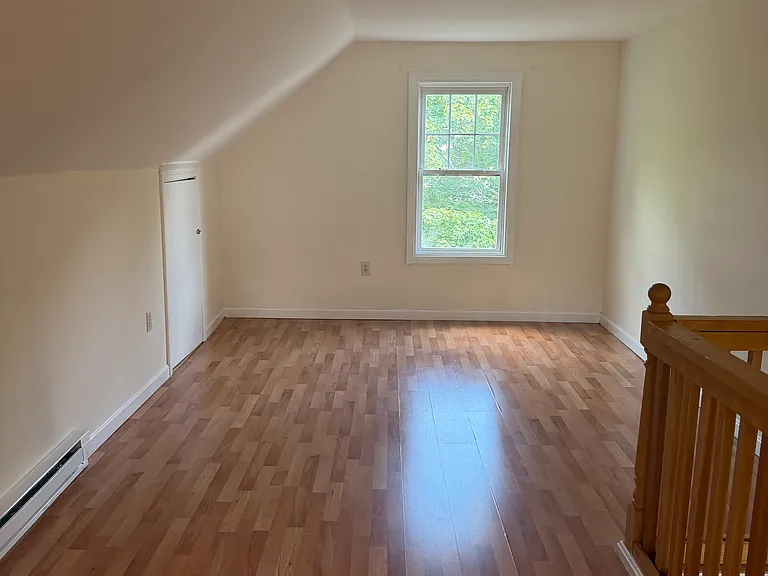 148 Lynde St #RIGHT SIDE — Photo 16