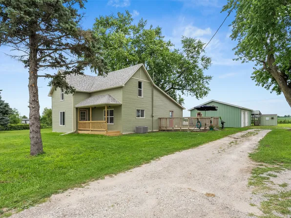 1620 Oregon Dr, Knoxville, IA 50138