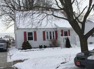 28034 Jahns Dr, Roseville, MI 48066