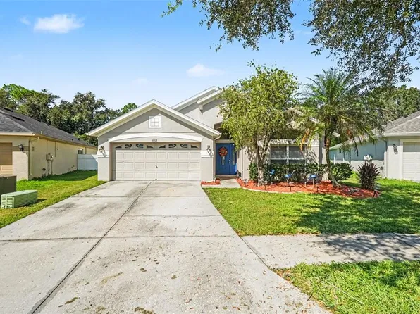 6805 BLUFF MEADOW COURT, WESLEY CHAPEL, FL 33545