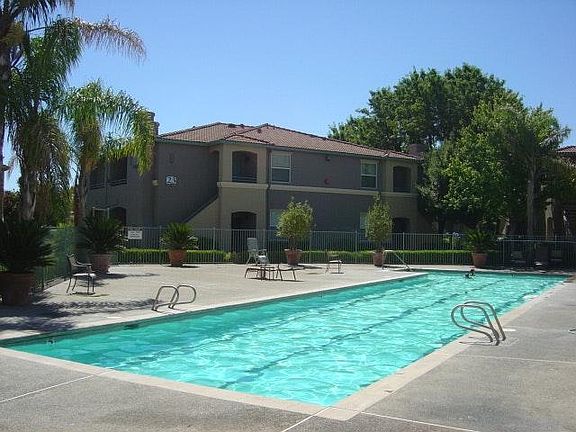 2nd image of 5201 Laguna Oaks Dr Unit 31