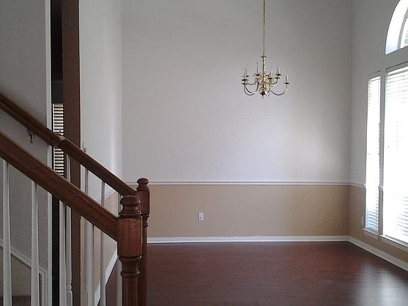 3rd image of 2412 Havard Oak Dr