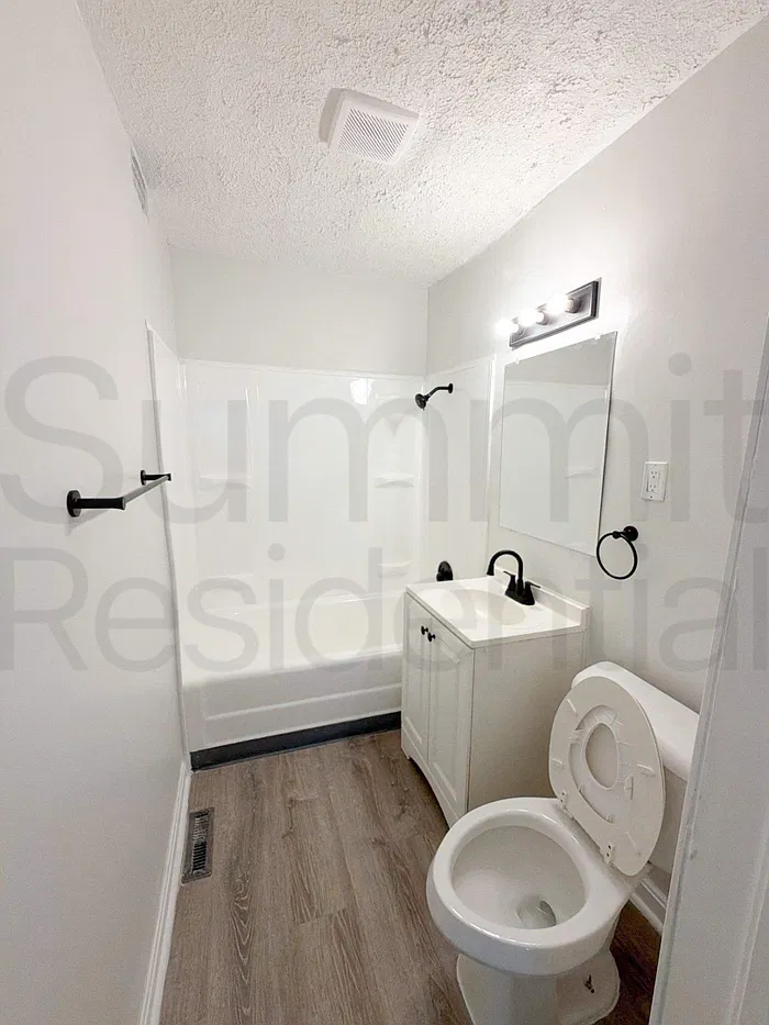 2 bed, 1.0 bath, 657 sqft, $1,145 — Photo 4