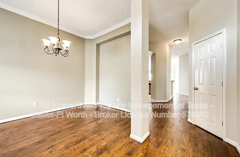 3 bed, 2.0 bath, 1831 sqft, $2,600 — Photo 4