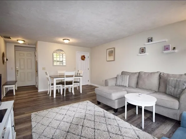 325 Plantation St APT 213, Worcester, MA 01604