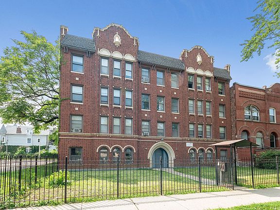 2nd image of 4344 S Ellis Ave #4344