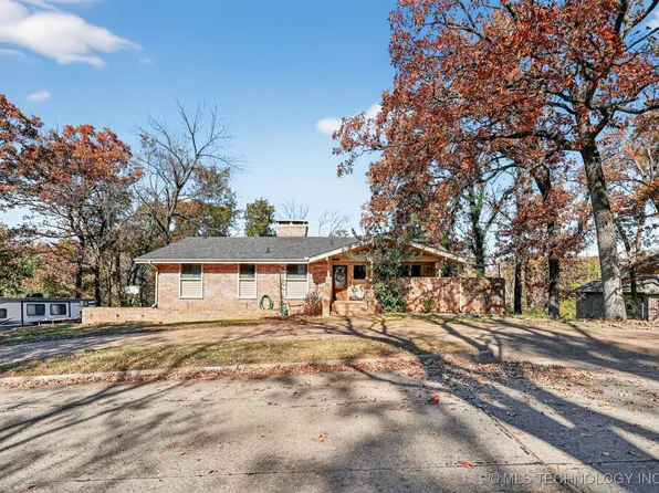 1808 Skyline Pl, Bartlesville, OK 74006