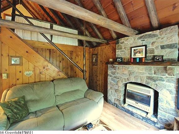 2nd image of 130 Barton Cir