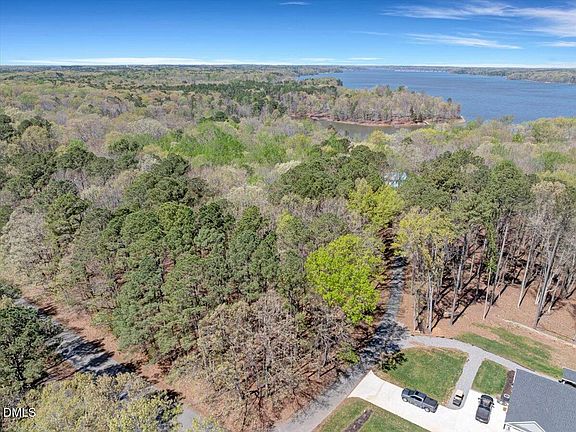 3rd image of 821 Lakepoint Dr Lot 19