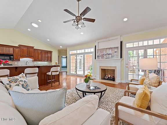 5th image of 135 Fawnwood Drive