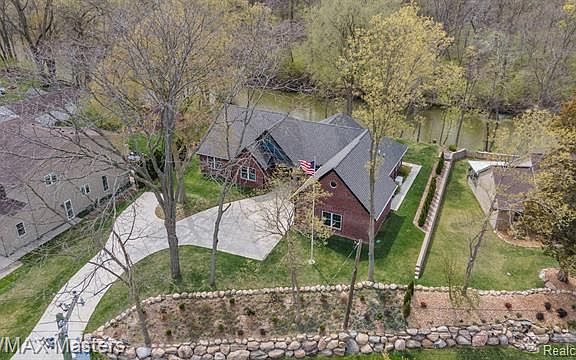 3rd image of 25599 E Huron River Dr