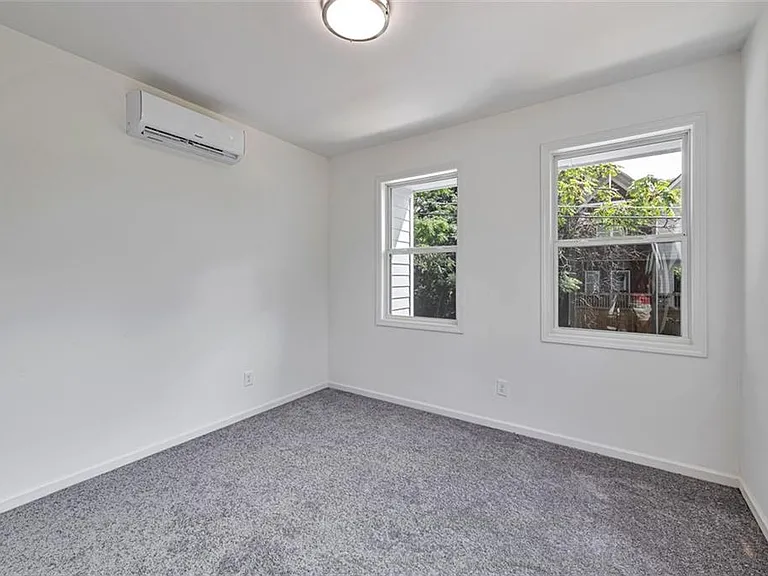 837 Smith St SW #A — Photo 10