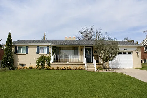 3023 E La Joya Dr Photo 1
