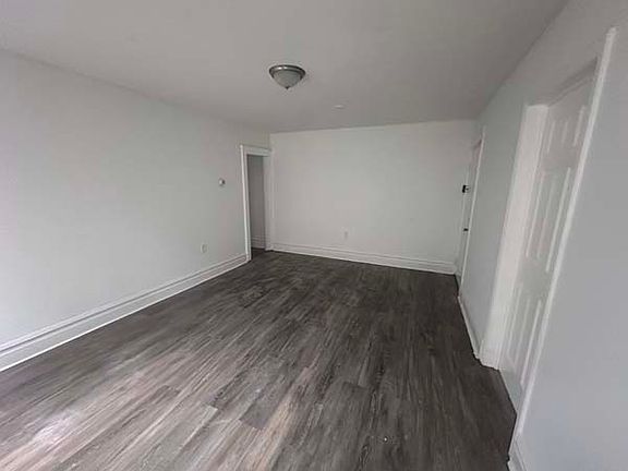 2nd image of 49-51 Fabyan Pl #2R