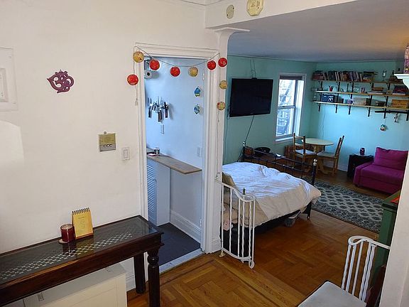3rd image of 55 Eastern Pkwy APT 4F